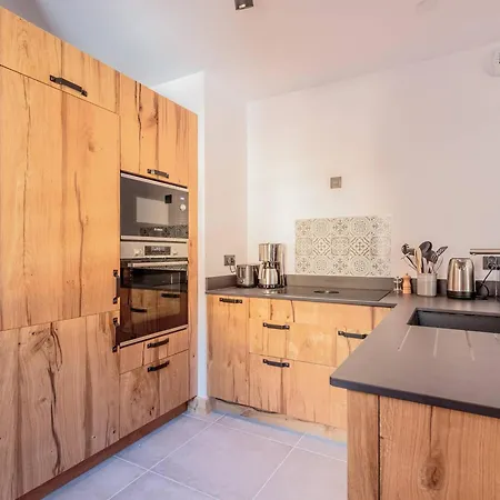 Luxueux 4* 6-8 Pers A Champagny Avec Balcon, Parking, Wifi Et Services Inclus - Fr-1-638-19
