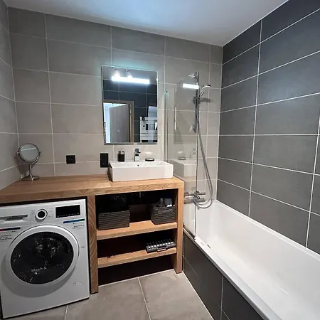 Luxueux 4* 6-8 Pers A Champagny Avec Balcon, Parking, Wifi Et Services Inclus - Fr-1-638-19 *
